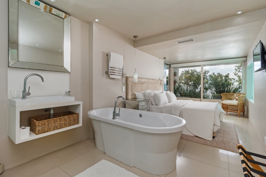 4 Bedroom Property for Sale in Clifton Western Cape